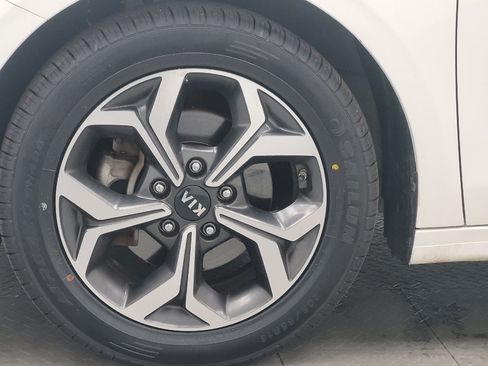 Used 2020 Kia Forte LXS FWD image 31