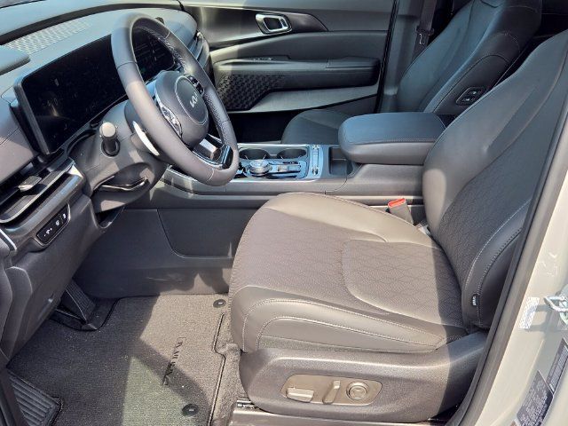 Certified 2026 Kia Carnival Hybrid FWD image 10