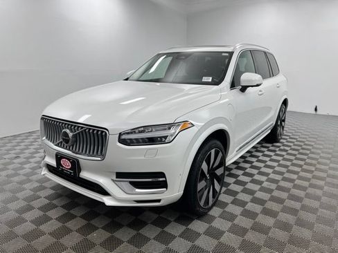 Used 2024 Volvo XC90 T8 Plus w/ Protection Package Premier AWD/4WD image 2