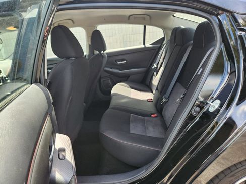 Used 2025 Nissan Sentra SR FWD image 10