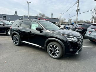 New 2026 Nissan Pathfinder Platinum video 2