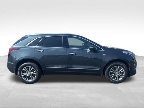Used 2021 Cadillac XT5 Premium Luxury w/ LPO, Floor Liner Package AWD/4WD image 5