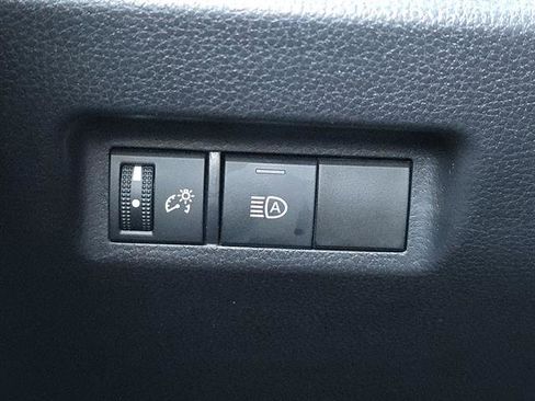 Used 2022 Toyota RAV4 SE image 15