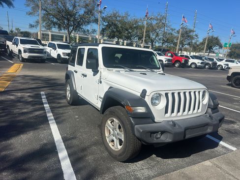 Used 2018 Jeep Wrangler Unlimited Sport S image 11