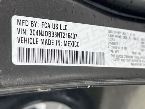 Used 2022 Jeep Compass Latitude image 29