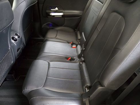 Used 2022 Mercedes-Benz GLB 250 image 25