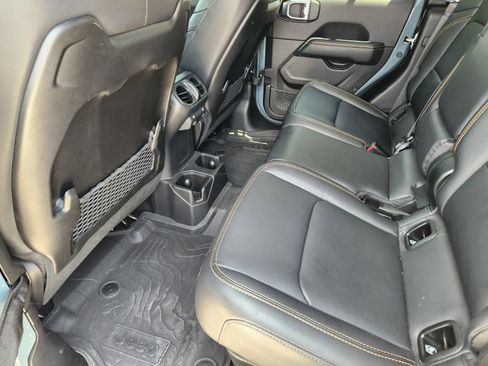 Used 2024 Jeep Gladiator Sport AWD/4WD image 34