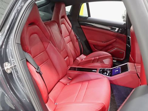 Used 2020 Porsche Panamera 4S AWD/4WD image 28