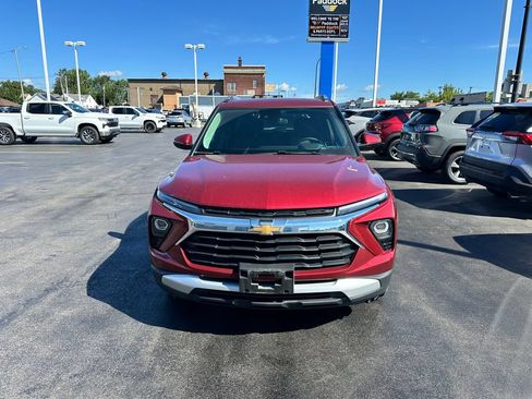 Certified 2024 Chevrolet TrailBlazer LT w/ LT Cold Weather Package AWD/4WD image 2