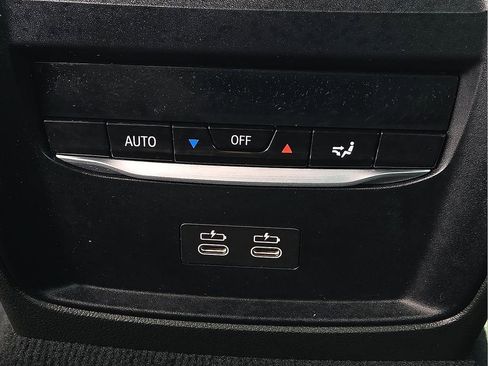 Used 2025 BMW M340i xDrive image 11