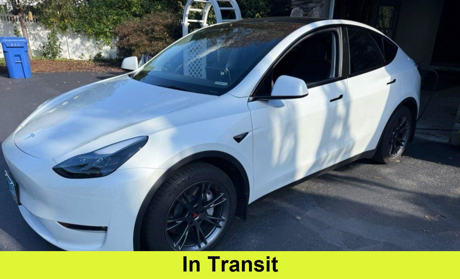 Used 2025 Tesla Model Y Long Range AWD/4WD image 1