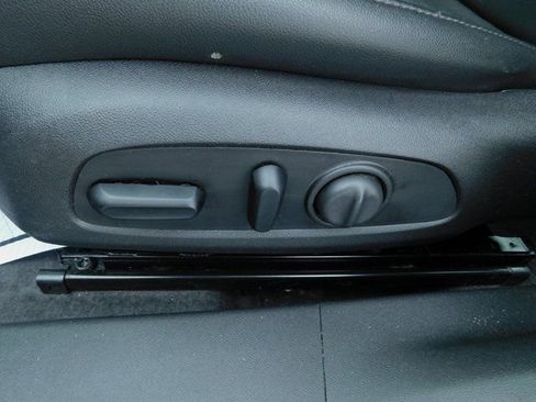 Used 2019 Chevrolet Malibu LT w/ Leather Package image 7