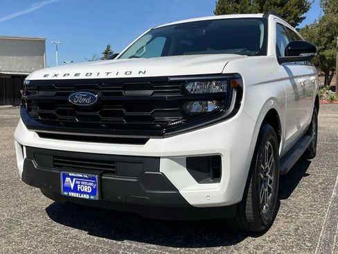 New 2026 Ford Expedition Active image 73