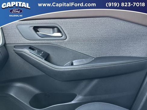 Used 2022 Nissan Rogue SV image 27