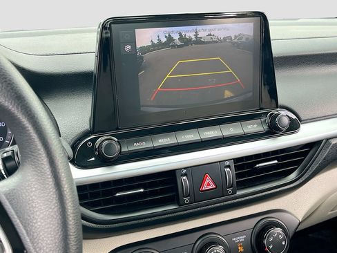 Used 2023 Kia Forte LXS w/ LXS Technology Package FWD image 13