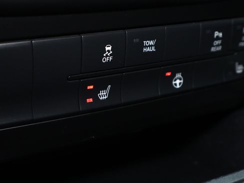 Used 2016 RAM 1500 Big Horn RWD image 5