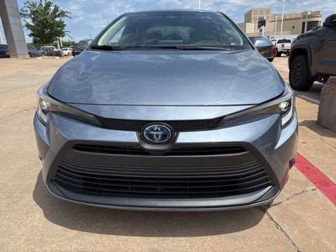 Used 2023 Toyota Corolla LE FWD image 4