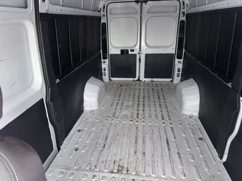 Used 2023 RAM ProMaster 3500 w/ Convenience Group FWD image 3