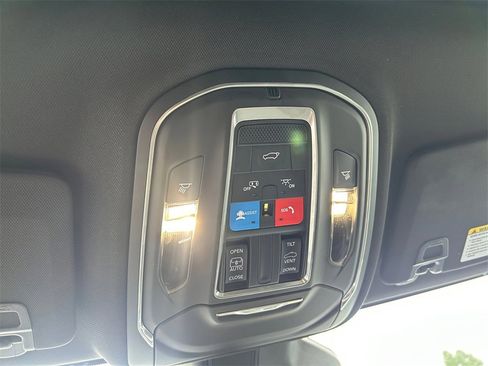 New 2025 Jeep Grand Cherokee image 24