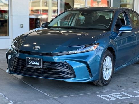 Certified 2025 Toyota Camry LE image 3