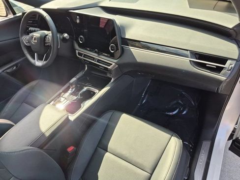 Used 2025 Lexus RX 350 FWD w/ Technology Package image 34
