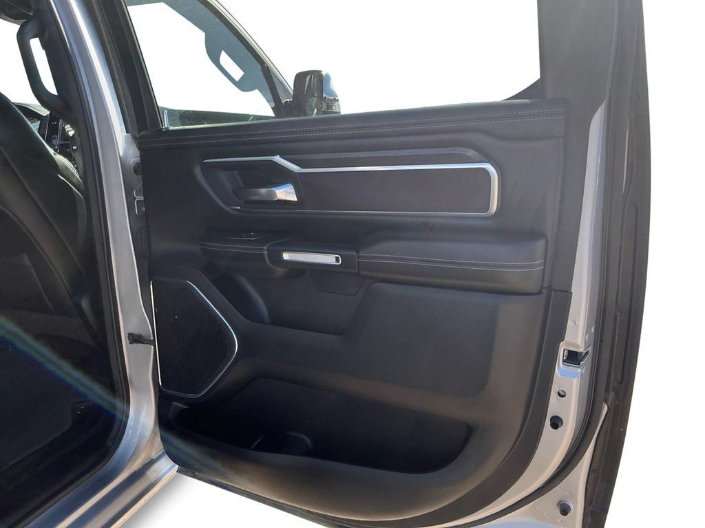 Used 2024 RAM 1500 Laramie AWD/4WD image 19
