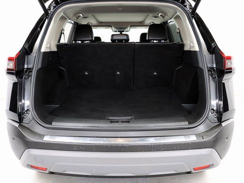 Used 2022 Nissan Rogue SV w/ SV Premium Package image 27