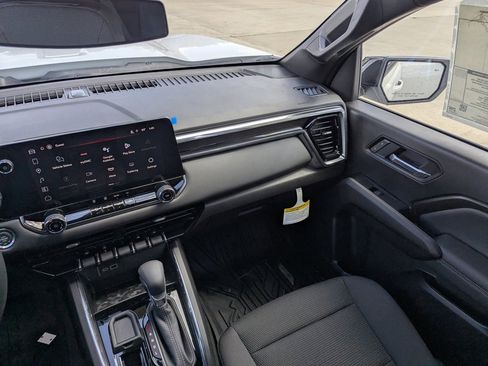 New 2025 GMC Canyon Elevation image 18