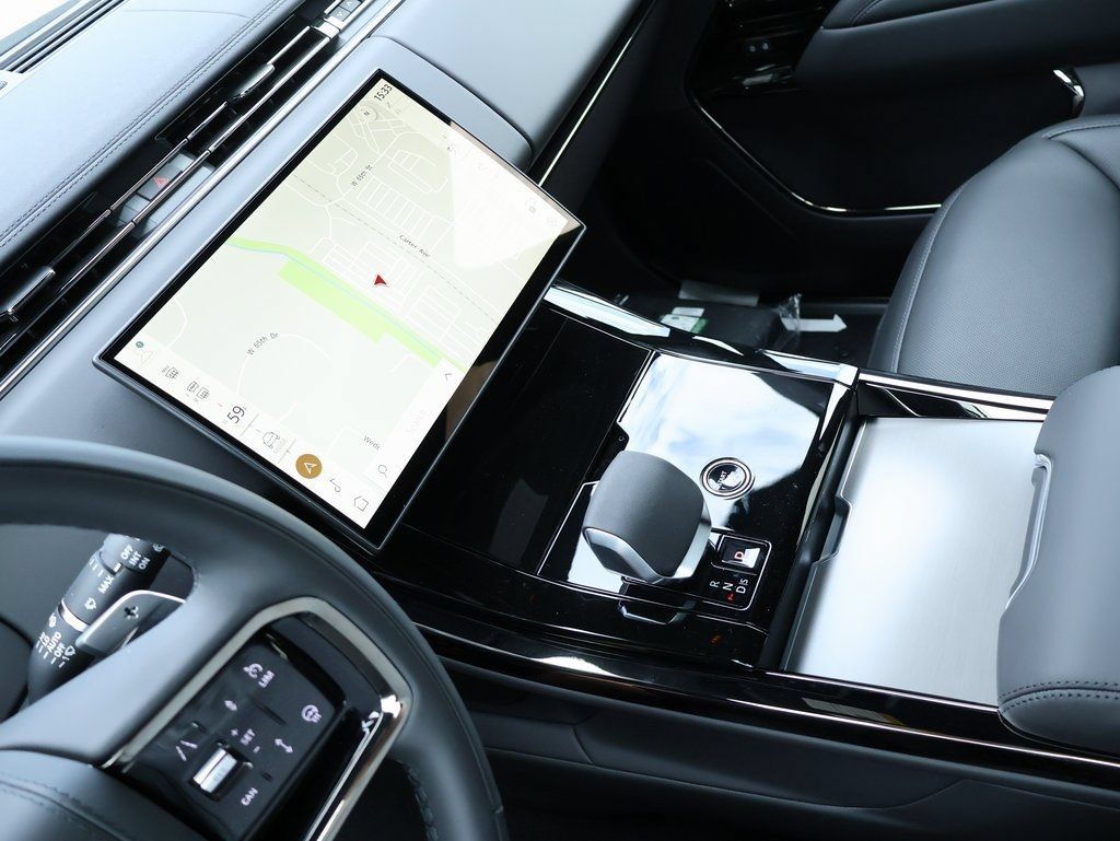 New 2025 Land Rover Range Rover Sport Dynamic SE AWD/4WD image 21