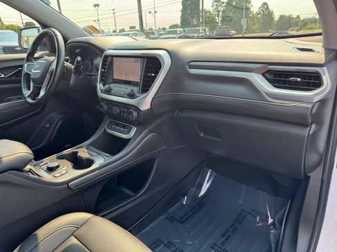 Used 2022 GMC Acadia SLT w/ Technology Package AWD/4WD image 23
