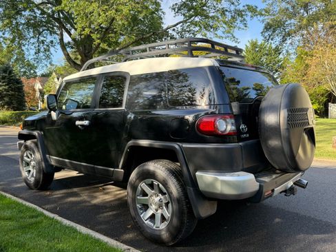 Used 2014 Toyota FJ Cruiser 4WD image 7