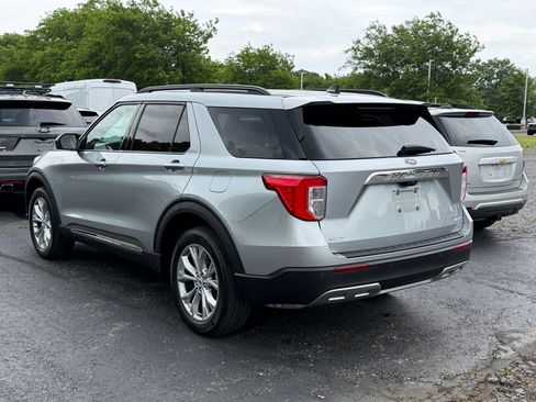 Used 2023 Ford Explorer XLT w/ Equipment Group 202A AWD/4WD image 3