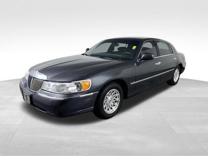 Used 1998 Lincoln Town Car Signature