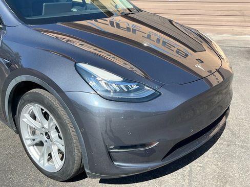 Used 2021 Tesla Model Y Long Range AWD/4WD image 10