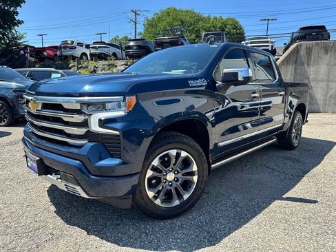 Used 2023 Chevrolet Silverado 1500 High Country w/ Technology Package AWD/4WD image 2