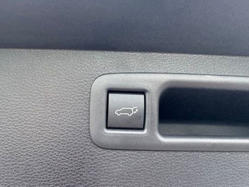 New 2026 Toyota Highlander Platinum AWD/4WD image 12