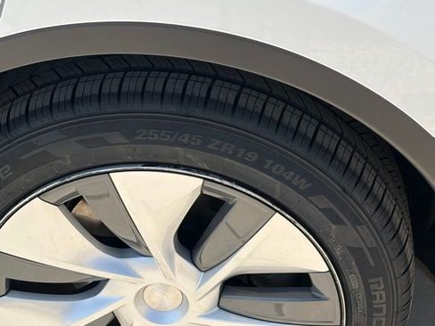 Used 2021 Tesla Model Y Long Range image 6