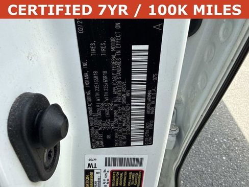 Used 2021 Toyota Highlander XLE image 30