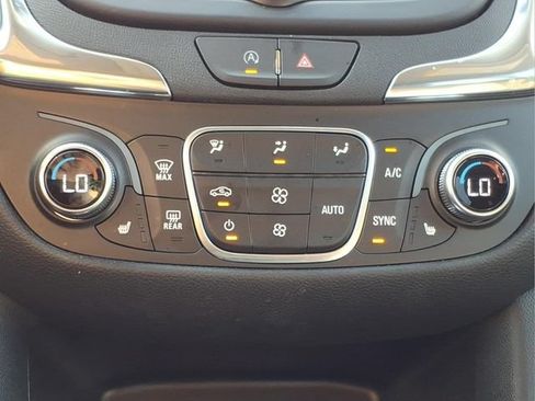 Used 2024 Chevrolet Equinox LT w/ LPO, Floor Liner Package AWD/4WD image 20