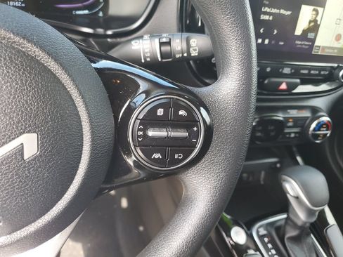Used 2024 Kia Soul S FWD image 13