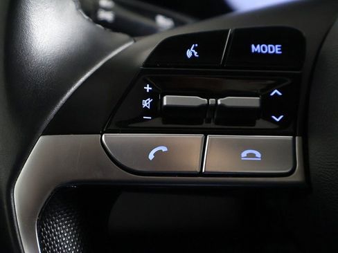 Used 2023 Hyundai Elantra Limited image 42