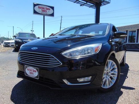 Used 2016 Ford Focus Titanium w/ Titanium Technology Package FWD image 35