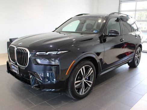Used 2024 BMW X7 xDrive40i w/ M Sport Package image 11