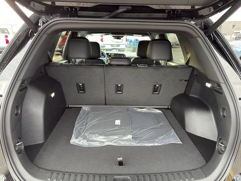 New 2026 Chevrolet Equinox LT w/ Convenience Package II FWD image 11
