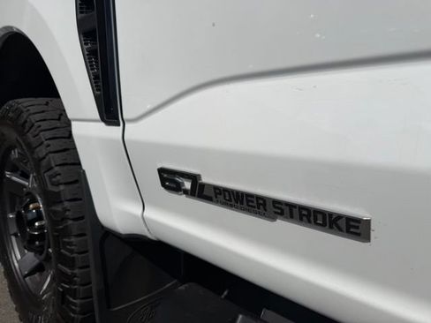 Used 2023 Ford F250 Lariat w/ Lariat Ultimate Package AWD/4WD image 12