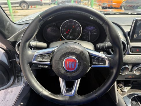 Used 2017 FIAT 124 Spider Classica image 21