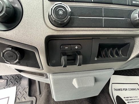 Used 2011 Ford F250 XLT w/ XLT Premium Pkg image 33