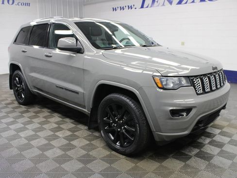 Used 2021 Jeep Grand Cherokee Altitude AWD/4WD image 3