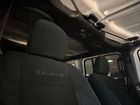 Certified 2020 Jeep Wrangler Unlimited Sahara w/ Safety Group image 16