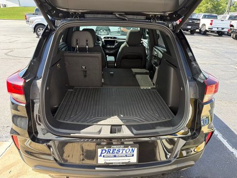 Used 2023 Chevrolet TrailBlazer RS w/ Sun and Liftgate Package AWD/4WD image 15